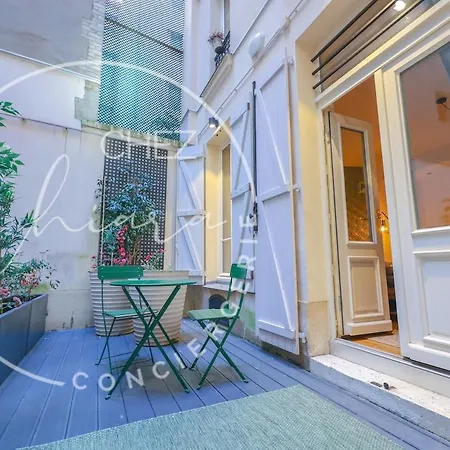 Elegant In Paris' Prestigious 6th District Apartment