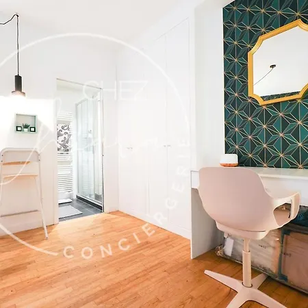 Elegant In Paris' Prestigious 6th District Apartment